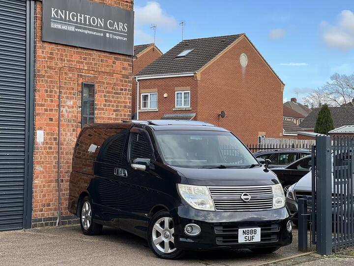 Nissan ELGRAND -