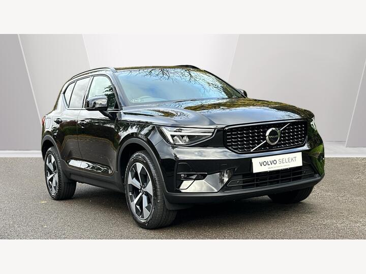 Volvo XC40 2.0 B3 MHEV Plus DCT Auto Euro 6 (s/s) 5dr