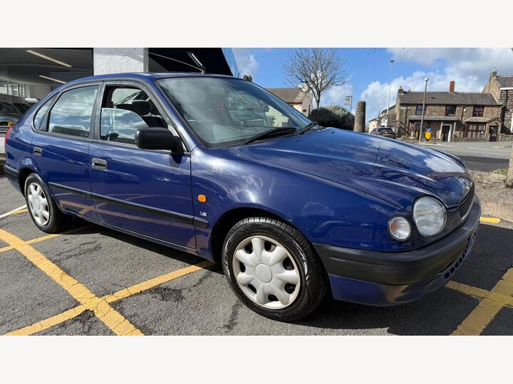 Toyota Corolla 1.6 GS 5dr