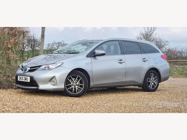 Toyota Auris 1.8 VVT-h Icon+ Touring Sports CVT Euro 5 (s/s) 5dr