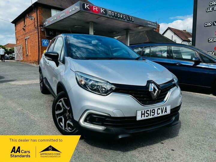 Renault Captur 1.5 DCi ENERGY Iconic Euro 6 (s/s) 5dr Renault Captur 1.5 DCi ENERGY Iconic Euro 6 (s/s) 5dr