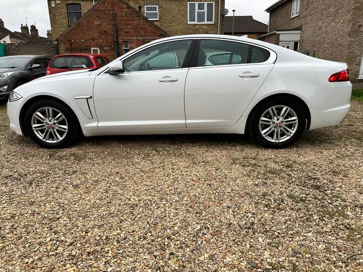 Jaguar XF 2.2d Luxury Auto Euro 5 (s/s) 4dr