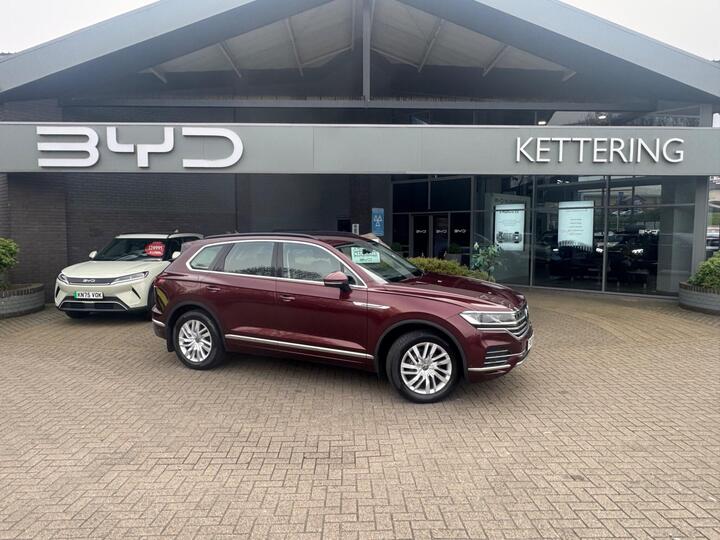 Volkswagen Touareg 3.0 TDI V6 SEL Tiptronic 4Motion Euro 6 (s/s) 5dr Volkswagen Touareg 3.0 TDI V6 SEL Tiptronic 4Motion Euro 6 (s/s) 5dr