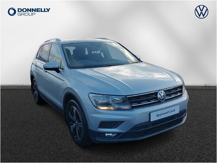 Volkswagen Tiguan 2.0 TDI SE Navigation Euro 6 (s/s) 5dr Volkswagen Tiguan 2.0 TDI SE Navigation Euro 6 (s/s) 5dr