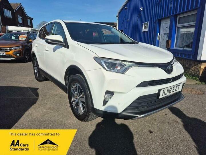 Toyota RAV4 2.0 D-4D Business Edition Euro 6 (s/s) 5dr (Safety Sense, Nav)