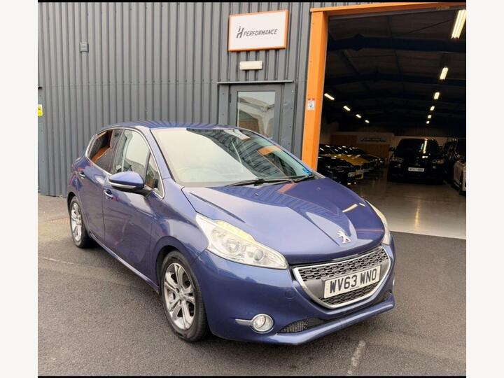 Peugeot 208 1.2L 5d  AUTO  82 BHP