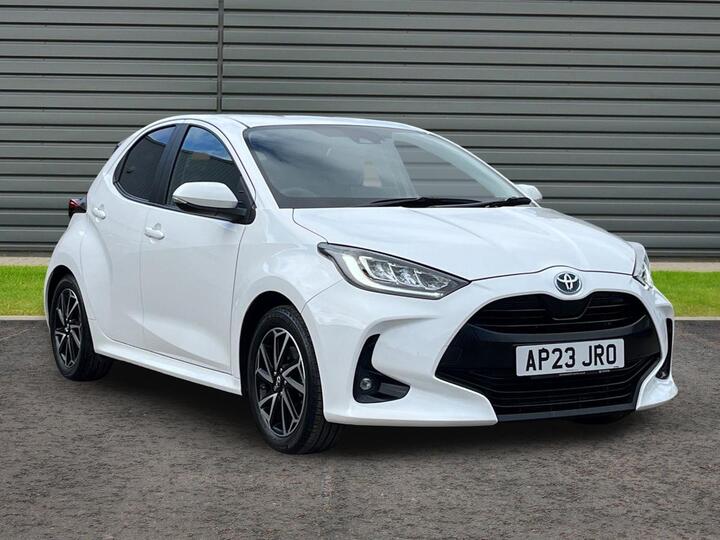 Toyota Yaris 1.5 VVT-h Design E-CVT Euro 6 (s/s) 5dr