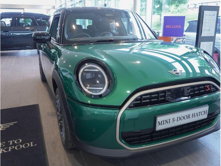 MINI Cooper 2.0S Exclusive Steptronic Euro 6 (s/s) 5dr