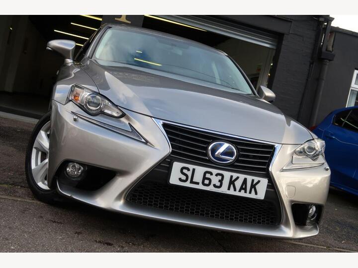 Lexus IS 2.5 300h SE E-CVT Euro 5 (s/s) 4dr