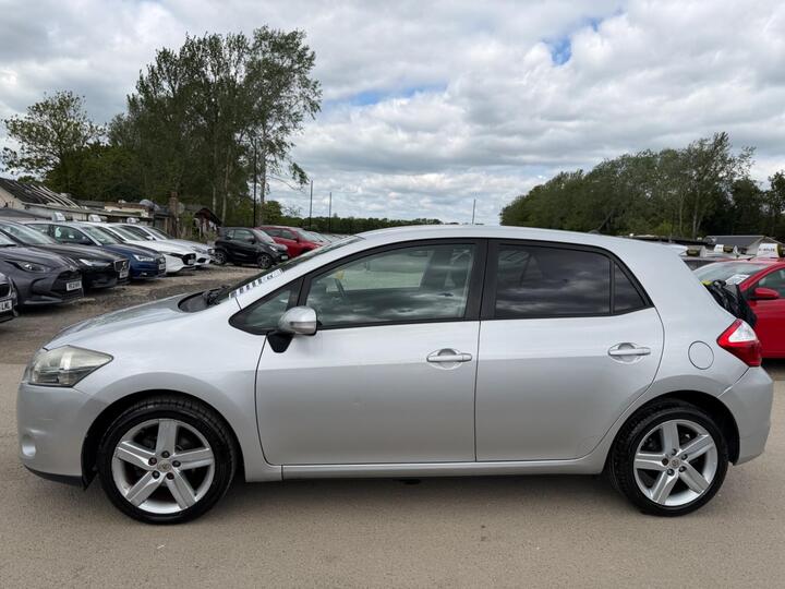 Toyota Auris 1.6 V-Matic SR Euro 5 5dr