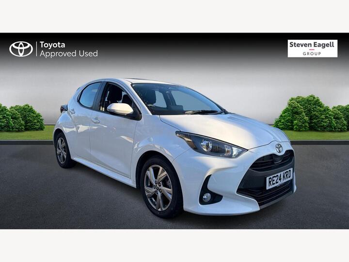 Toyota Yaris 1.5 VVT-h Icon E-CVT Euro 6 (s/s) 5dr Toyota Yaris 1.5 VVT-h Icon E-CVT Euro 6 (s/s) 5dr