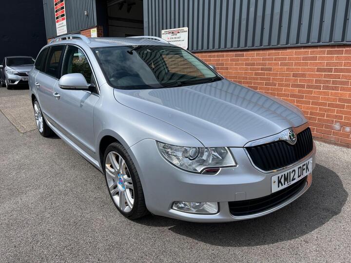 Skoda Superb 2.0 TDI Elegance 4WD Euro 5 5dr