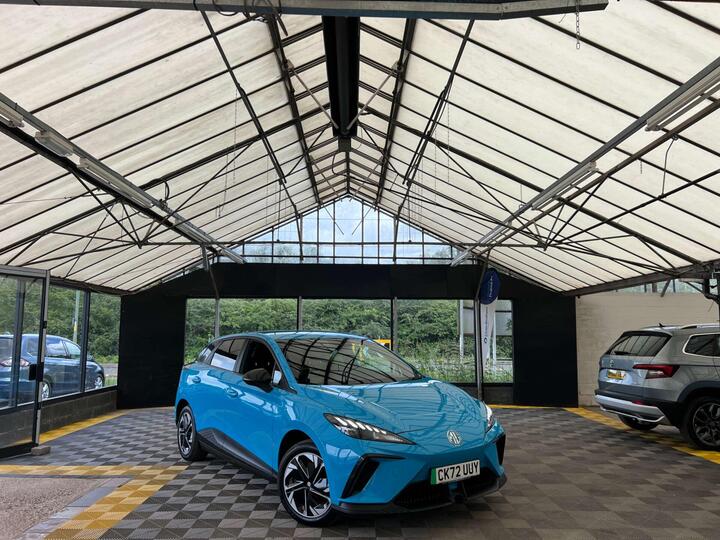 MG 4 64kWh SE Long Range Auto 5dr