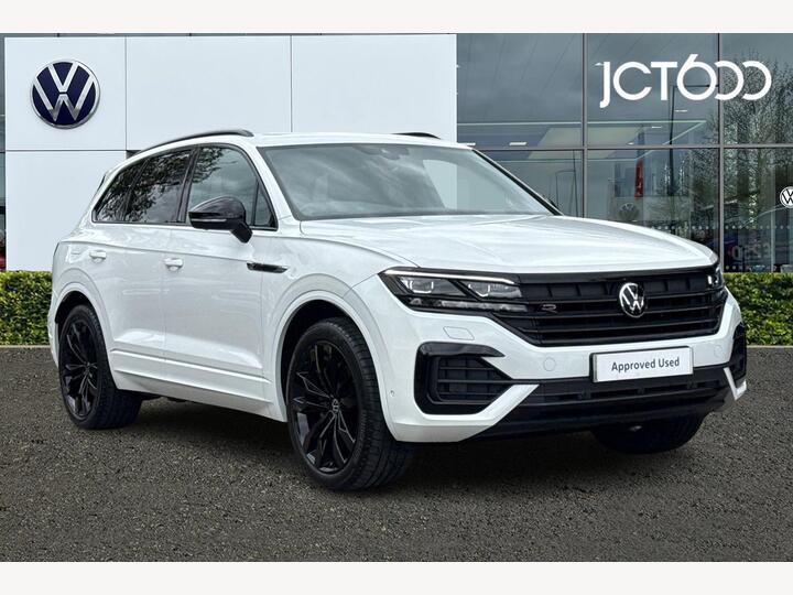Volkswagen Touareg 3.0 TDI V6 Black Edition Tiptronic 4Motion Euro 6 (s/s) 5dr Volkswagen Touareg 3.0 TDI V6 Black Edition Tiptronic 4Motion Euro 6 (s/s) 5dr