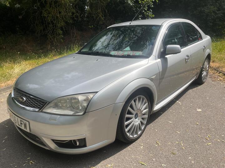 Ford Mondeo 3.0 ST-220 5dr