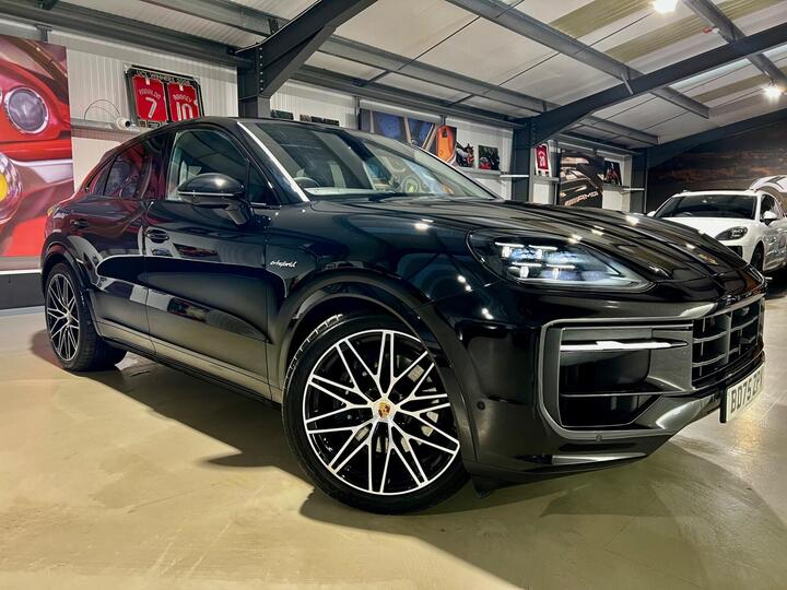 Porsche Cayenne 3.0 V6 E-Hybrid 25.9kWh Black Edition TiptronicS 4WD Euro 6 (s/s) 5dr Porsche Cayenne 3.0 V6 E-Hybrid 25.9kWh Black Edition TiptronicS 4WD Euro 6 (s/s) 5dr