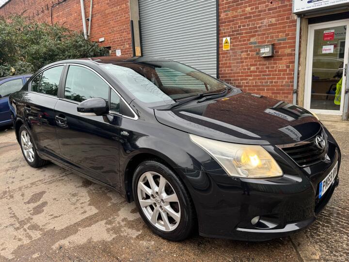 Toyota Avensis 2.2 D-CAT TR Auto Euro 5 4dr Toyota Avensis 2.2 D-CAT TR Auto Euro 5 4dr