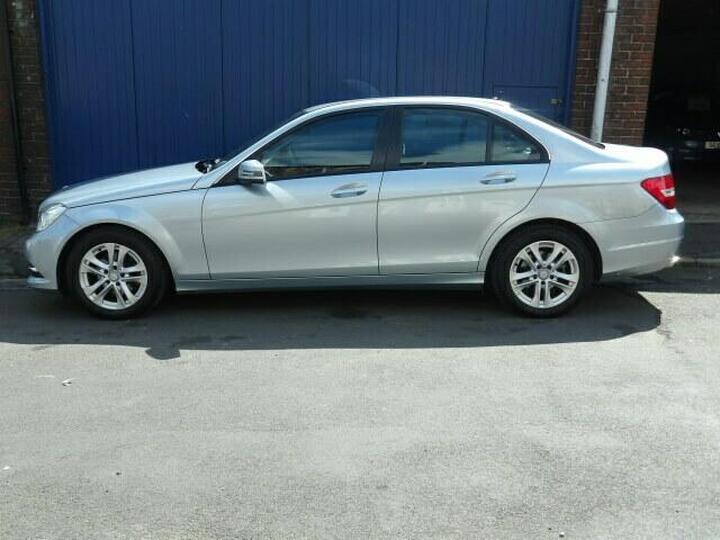 Mercedes-Benz C Class 1.6 C180 BlueEfficiency Executive SE G-Tronic+ Euro 5 (s/s) 4dr