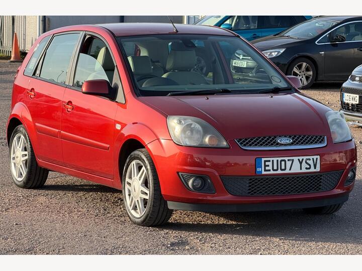 Ford Fiesta 1.6 TDCi Ghia 5dr