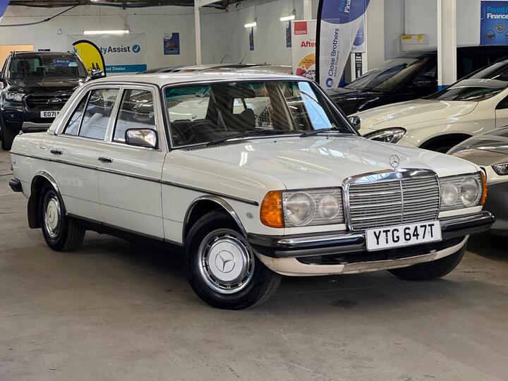 Mercedes-Benz 250 2.5 LWB Saloon 4dr Mercedes-Benz 250 2.5 LWB Saloon 4dr