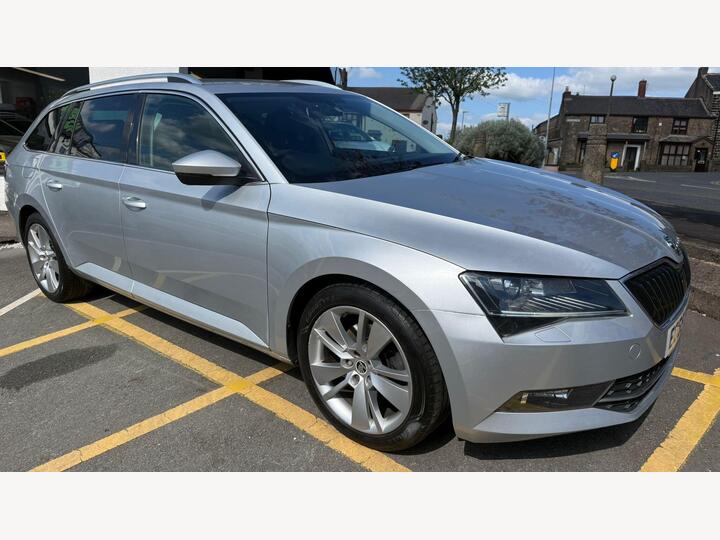 Skoda Superb 2.0 TDI SE L Executive Euro 6 (s/s) 5dr Skoda Superb 2.0 TDI SE L Executive Euro 6 (s/s) 5dr