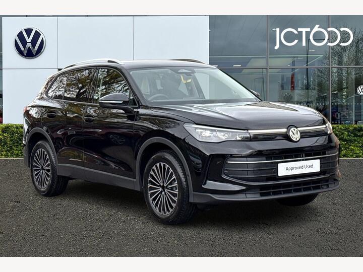 Volkswagen Tiguan 2.0 TDI Match DSG Euro 6 (s/s) 5dr Volkswagen Tiguan 2.0 TDI Match DSG Euro 6 (s/s) 5dr