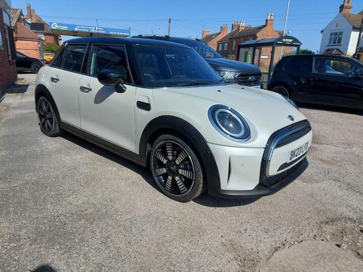 MINI HATCH 1.5 Cooper Exclusive Steptronic Euro 6 (s/s) 5dr