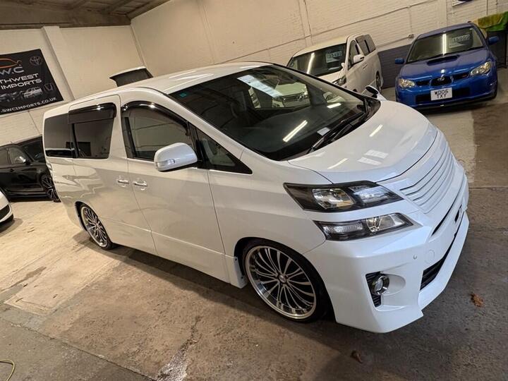 Toyota Vellfire 2.4Z GoldenEyes 2- Cruise Control-Twin Power Doors-Half Leather- In Stock