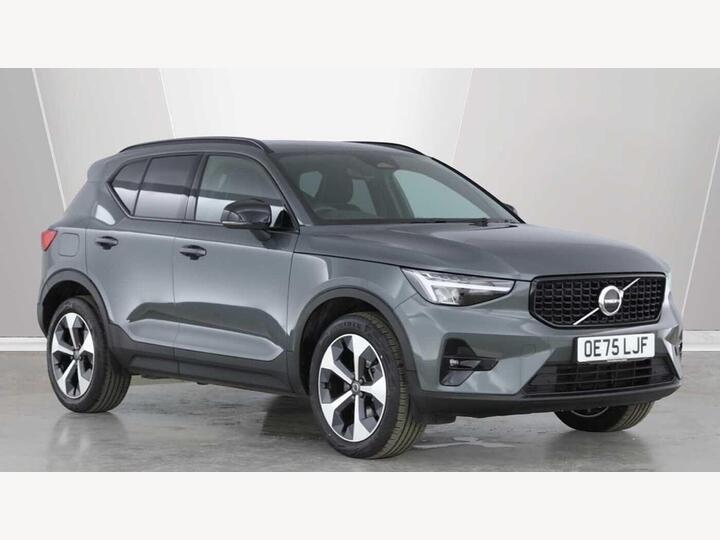 Volvo XC40 2.0 B3 MHEV Plus Dark DCT Auto Euro 6 (s/s) 5dr
