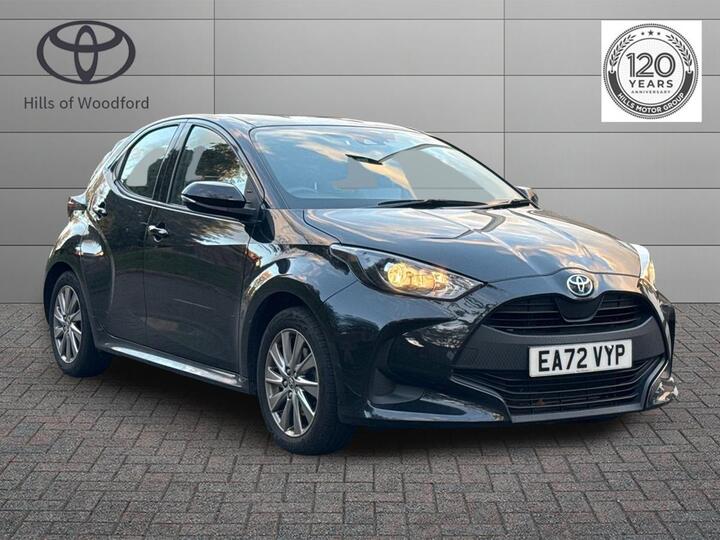 Toyota Yaris 1.5 VVT-h Icon E-CVT Euro 6 (s/s) 5dr Toyota Yaris 1.5 VVT-h Icon E-CVT Euro 6 (s/s) 5dr