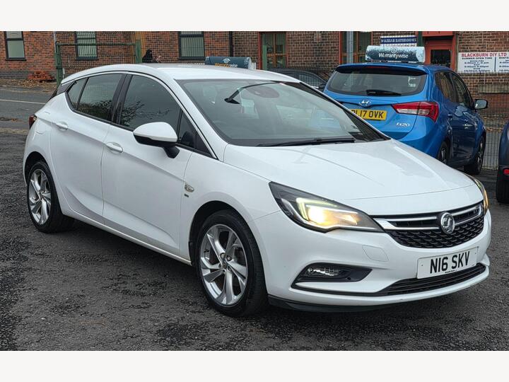 Vauxhall Astra 1.6 CDTi EcoTEC BlueInjection SRi Euro 6 5dr Vauxhall Astra 1.6 CDTi EcoTEC BlueInjection SRi Euro 6 5dr
