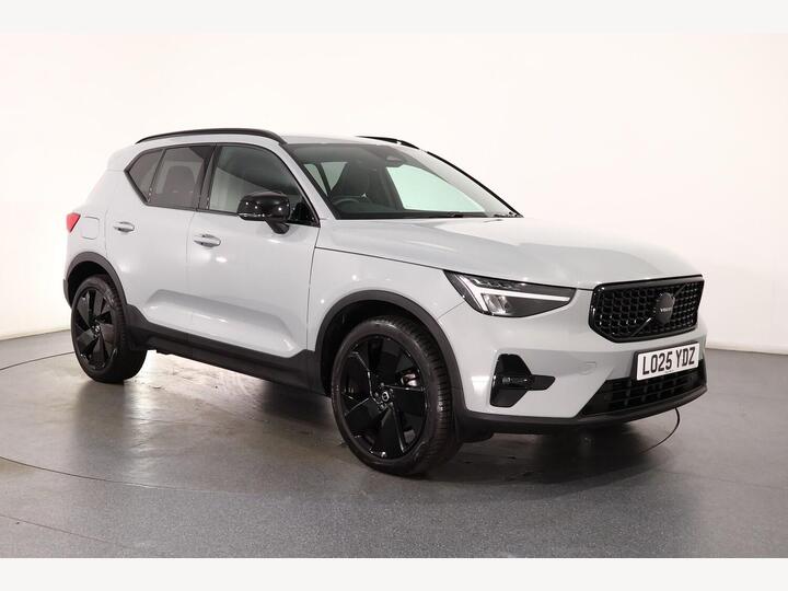 Volvo XC40 2.0 B4 MHEV Plus Black Edition DCT Auto Euro 6 (s/s) 5dr