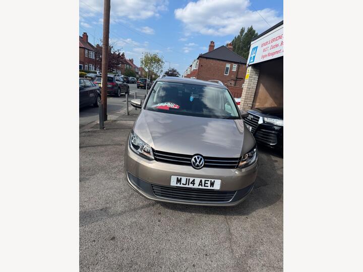 Volkswagen Touran 1.6 TDI BlueMotion Tech SE DSG Euro 5 (s/s) 5dr Volkswagen Touran 1.6 TDI BlueMotion Tech SE DSG Euro 5 (s/s) 5dr