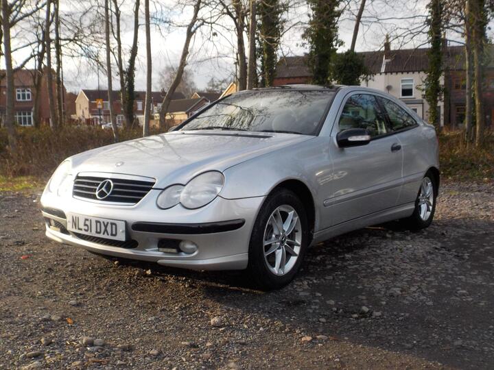 Mercedes-Benz C Class 2.0 C180 Sport 2dr