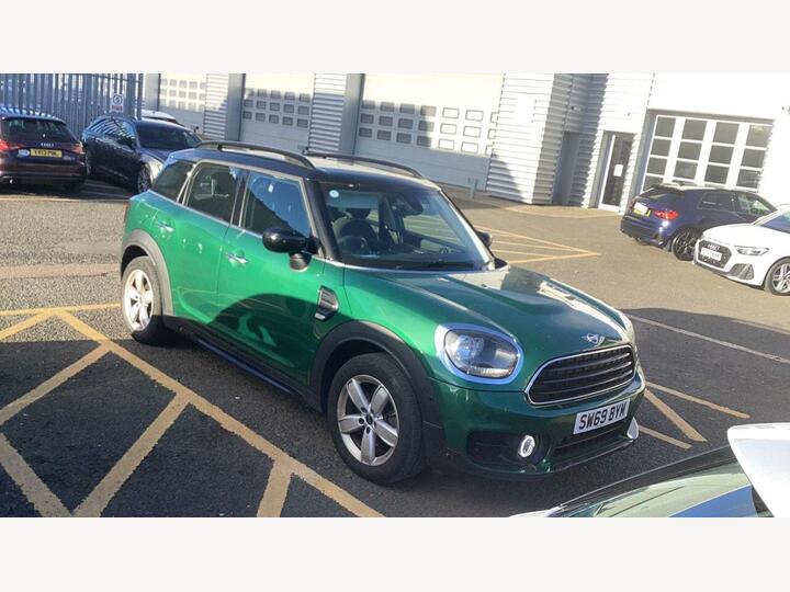 MINI Countryman 1.5 Cooper Classic Euro 6 (s/s) 5dr MINI Countryman 1.5 Cooper Classic Euro 6 (s/s) 5dr