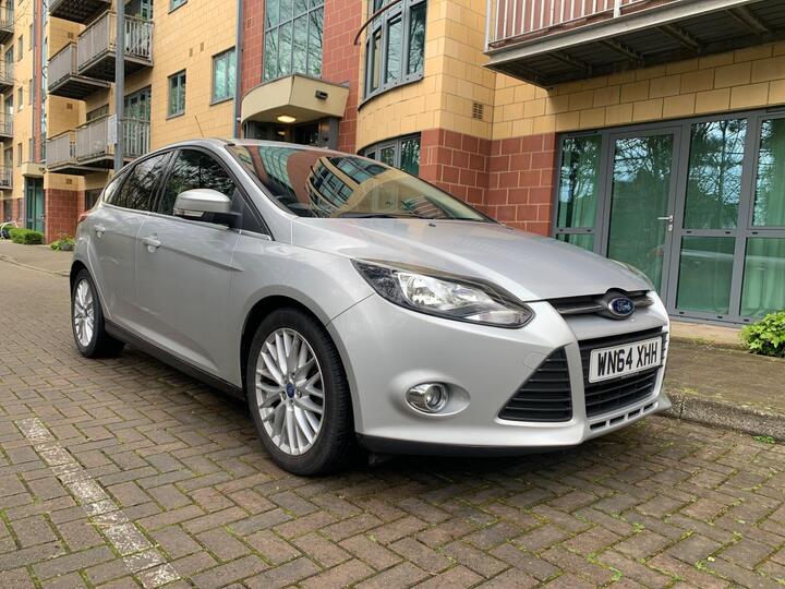 Ford Focus 1.0T EcoBoost Zetec Navigator Euro 5 (s/s) 5dr