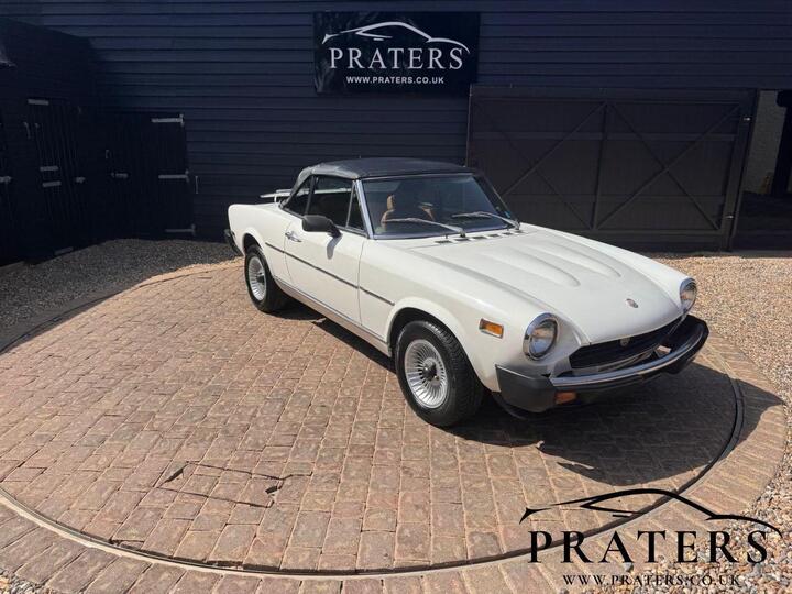 Fiat 124 SPIDER CONVERTIBLE Left Hand Drive