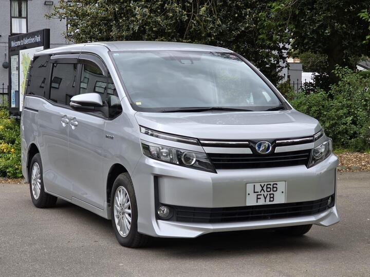 Toyota Voxy 1.8 Hybrid 7Seats Auto Euro6 (s/s) 5dr