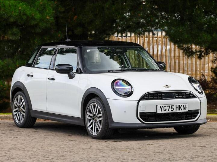 MINI Cooper 1.5C Classic Steptronic Euro 6 (s/s) 5dr