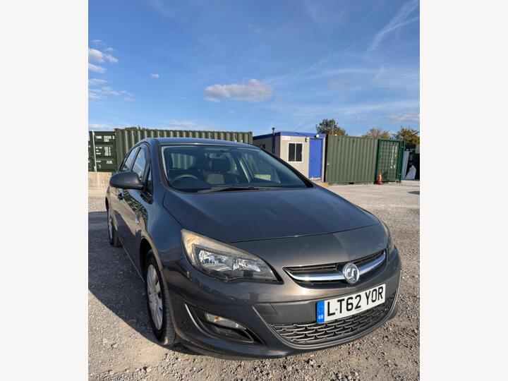 Vauxhall Astra 1.7 CDTi EcoFLEX Exclusiv Euro 5 (s/s) 5dr