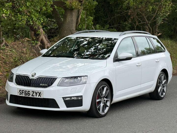 Skoda OCTAVIA 2.0 TDI VRS Euro 6 (s/s) 5dr (SNav) Skoda OCTAVIA 2.0 TDI VRS Euro 6 (s/s) 5dr (SNav)