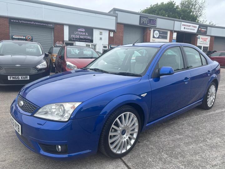 Ford Mondeo 3.0 ST-220 4dr