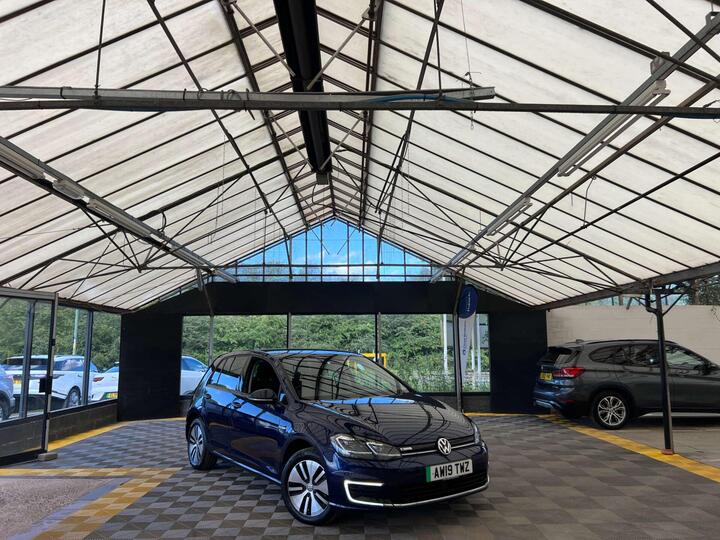 Volkswagen GOLF 35.8kWh E-Golf Auto 5dr Volkswagen GOLF 35.8kWh E-Golf Auto 5dr