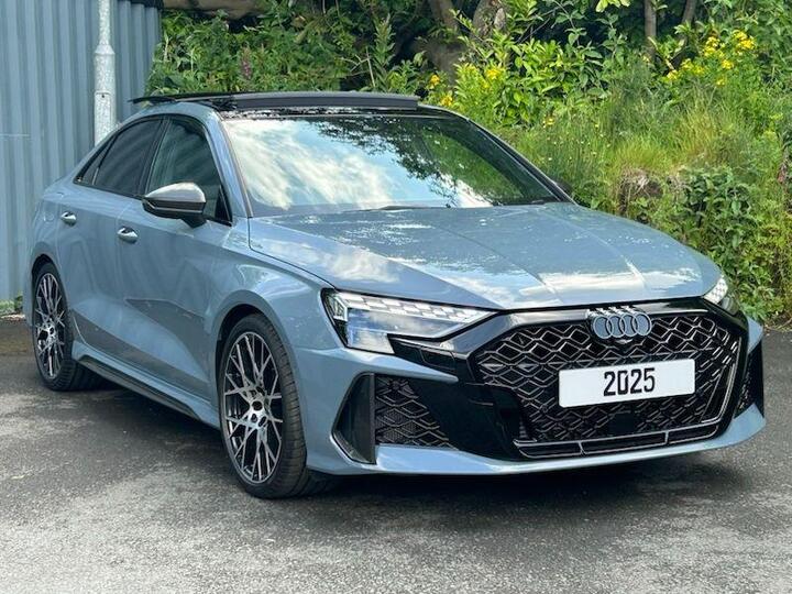 Audi RS3 2.5 TFSI Carbon Vorsprung S Tronic Quattro Euro 6 (s/s) 4dr