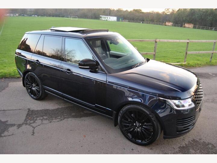 Land Rover Range Rover 3.0 D300 MHEV Westminster Black Auto 4WD Euro 6 (s/s) 5dr Land Rover Range Rover 3.0 D300 MHEV Westminster Black Auto 4WD Euro 6 (s/s) 5dr
