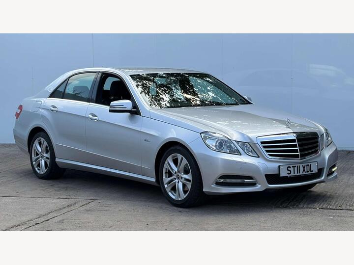 Mercedes-Benz E-CLASS 2.1 E220 CDI BlueEfficiency Avantgarde Tiptronic Euro 5 4dr