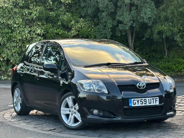 Toyota Auris 2.2 D-4D SR 180 5dr
