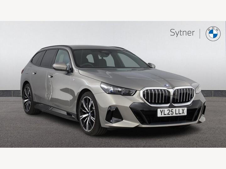 BMW 5 Series 2.0 530e 22.1kWh M Sport Touring Steptronic Euro 6 (s/s) 5dr BMW 5 Series 2.0 530e 22.1kWh M Sport Touring Steptronic Euro 6 (s/s) 5dr