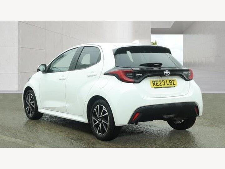 Toyota Yaris 1.5 VVT-h Design E-CVT Euro 6 (s/s) 5dr