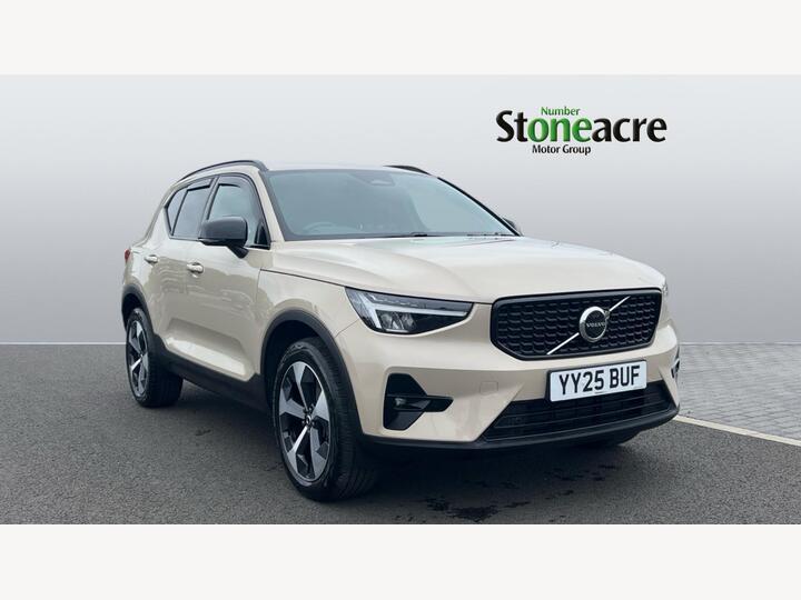 Volvo XC40 2.0 B4 MHEV Plus Dark DCT Auto Euro 6 (s/s) 5dr